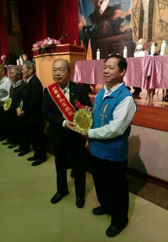 曾宏澤秘書長榮獲110年度優秀宗親獎